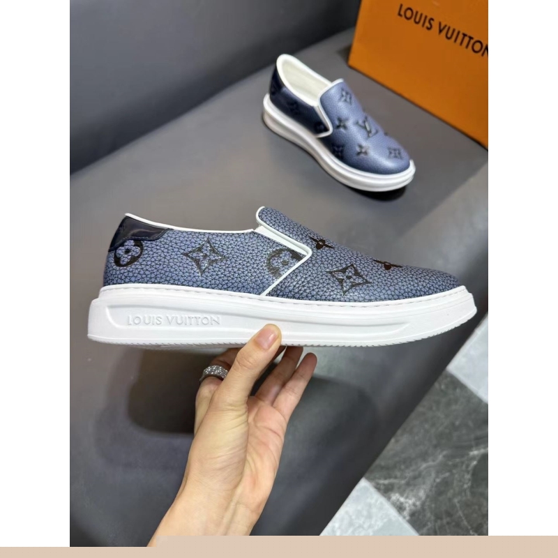 G*u*i sneakers